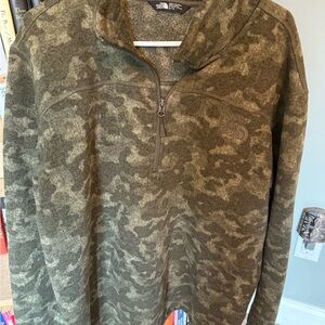 The North Face Men's Camouflage Zip-Up Fleece Sweater size large